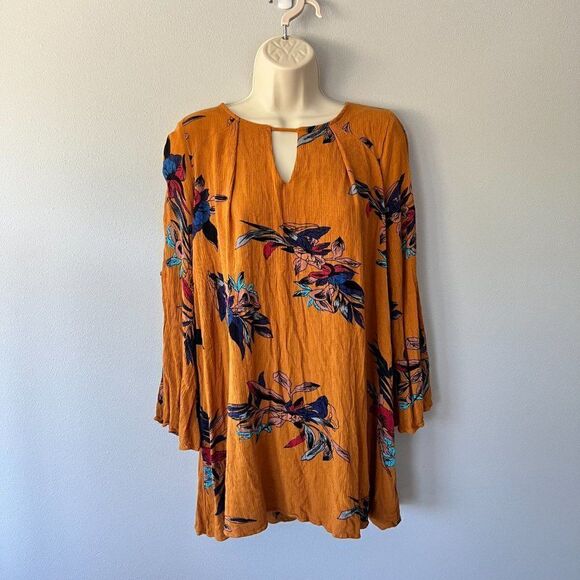 Umgee Gold Floral Bell Sleeve Dress Size S - Picture 2 of 9